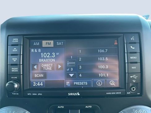 Used 2013 Jeep Wrangler Sahara image 18