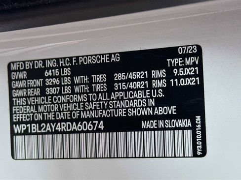 Used 2024 Porsche Cayenne S image 25