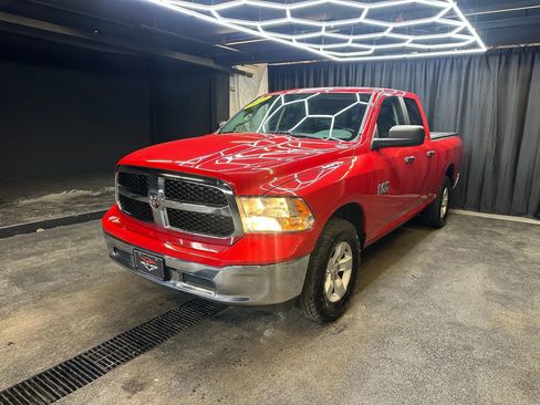 Used 2018 RAM 1500 Classic SLT image 3