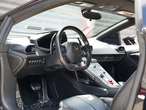 Used 2016 Lamborghini Huracan LP 610-4 AWD/4WD image 19