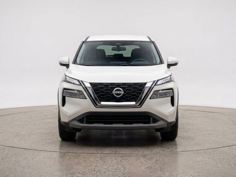 Used 2025 Nissan Rogue SV image 2