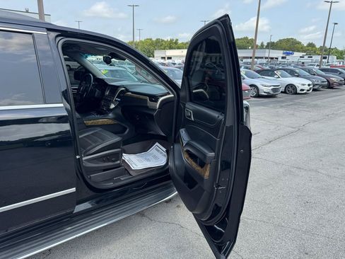 Used 2016 GMC Yukon Denali w/ Open Road Package AWD/4WD image 9