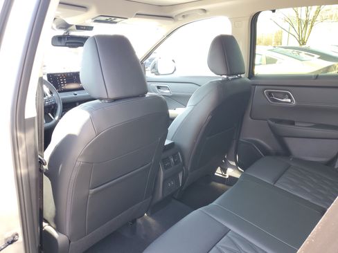 New 2026 Nissan Rogue Platinum AWD/4WD image 32