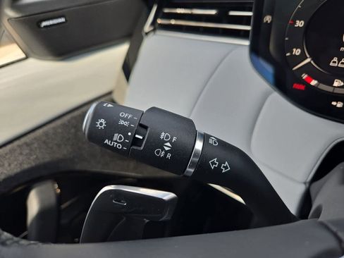 Used 2024 Land Rover Range Rover Sport SE image 26