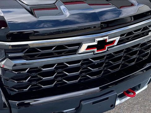 Used 2022 Chevrolet Silverado 1500 ZR2 w/ Technology Package AWD/4WD image 35