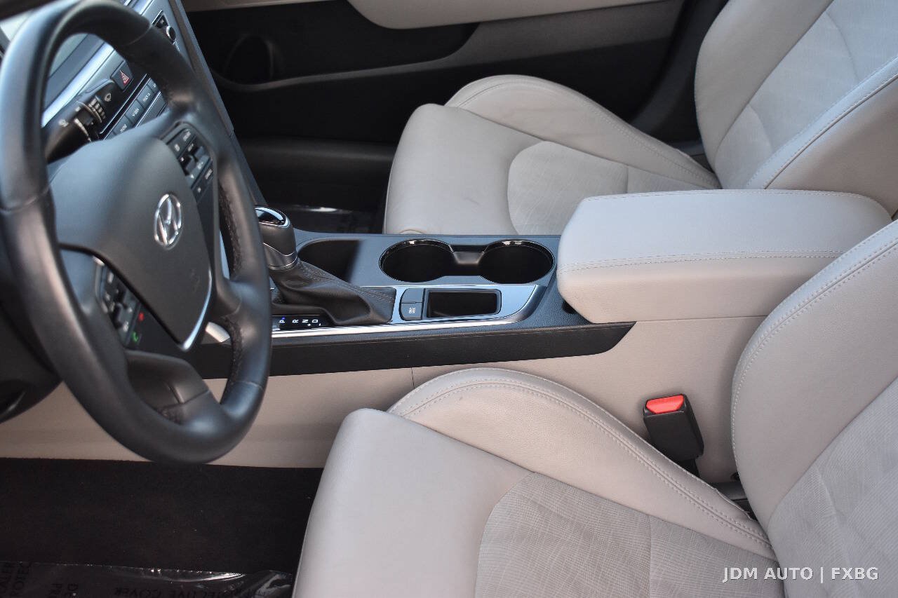 Used 2017 Hyundai Sonata Sport w/ Value Edition Package 02 FWD image 28