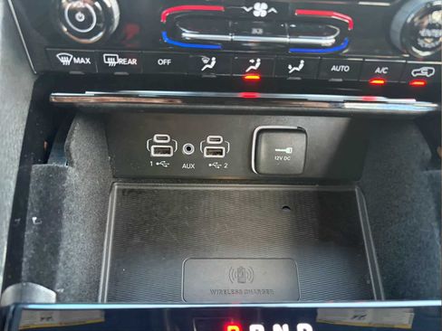 Used 2022 Jeep Grand Cherokee Altitude AWD/4WD image 18