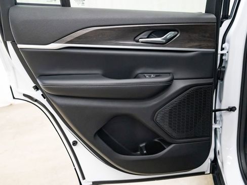 New 2026 Jeep Grand Cherokee 4WD image 25