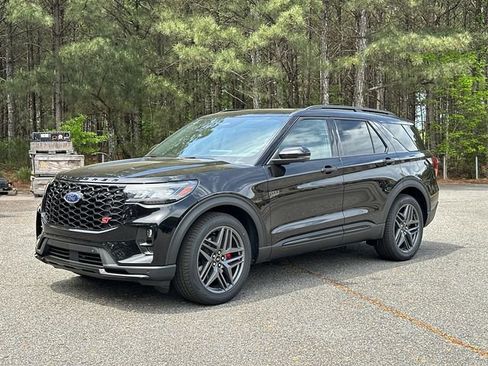 New 2026 Ford Explorer ST image 3