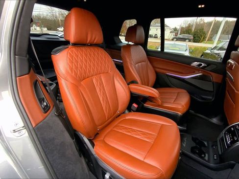 Certified 2025 BMW X7 M60i image 19