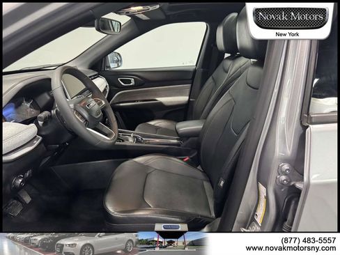 Used 2023 Jeep Compass Latitude w/ Sun and Sound Group AWD/4WD image 12