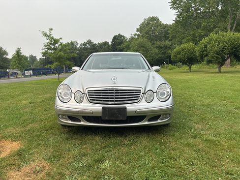 Used 2004 Mercedes-Benz E 320 4MATIC Sedan image 9