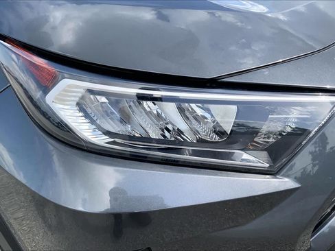 Used 2021 Toyota RAV4 XLE FWD image 27