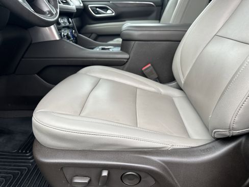 Used 2021 Chevrolet Suburban LT w/ Rear Media and Nav Package image 10