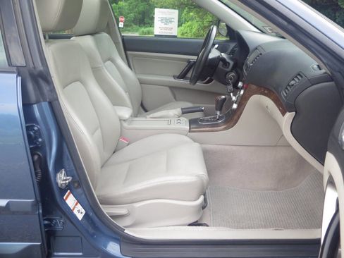 Used 2008 Subaru Outback 2.5i Limited L.L. Bean AWD/4WD image 10