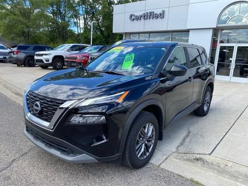 Used 2023 Nissan Rogue S AWD/4WD image 9