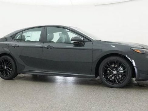 New 2026 Toyota Camry Hybrid FWD image 55