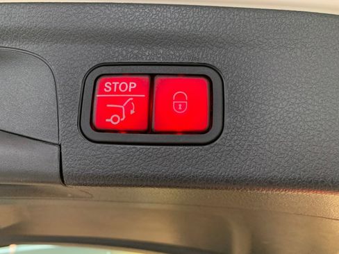 Used 2024 Mercedes-Benz GLE 350 4MATIC w/ AMG Line Exterior image 61