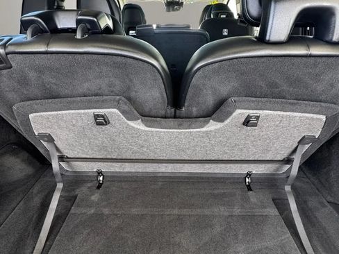 Used 2018 Volvo XC90 T5 Momentum w/ Convenience Package FWD image 18