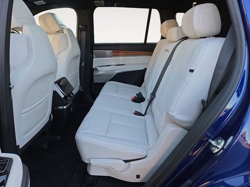 New 2026 Cadillac Vistiq Sport image 12