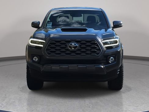 Used 2022 Toyota Tacoma TRD Sport image 2
