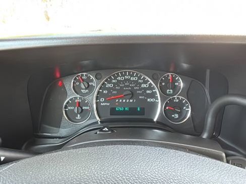 Used 2025 Chevrolet Express 2500 w/ Driver Convenience Package RWD image 15