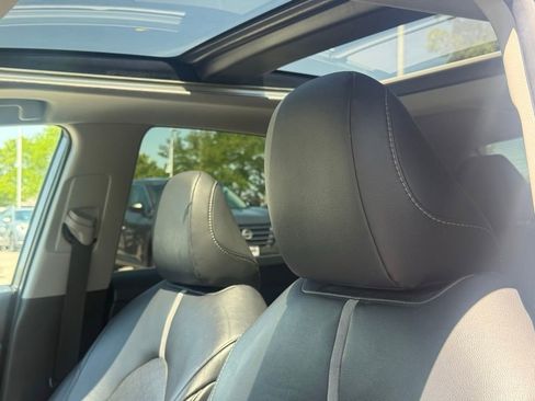 Used 2019 Toyota Camry XSE FWD image 10