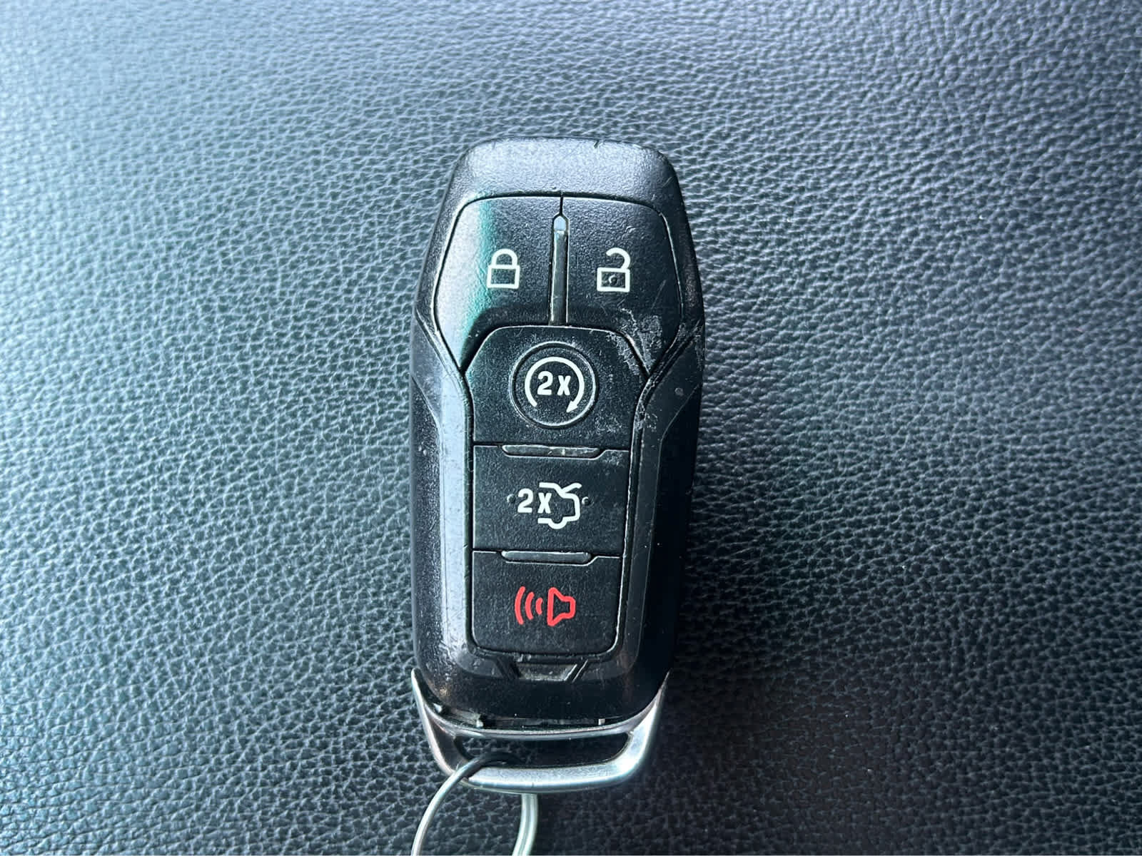 Used 2016 Ford Explorer XLT w/ Equipment Group 202A AWD/4WD image 39