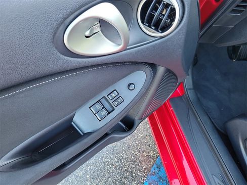 Certified 2020 Nissan 370Z Coupe image 12