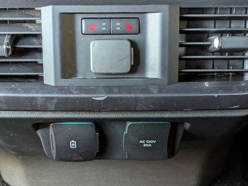 Certified 2023 Ford F150 Lariat w/ Equipment Group 502A High image 23