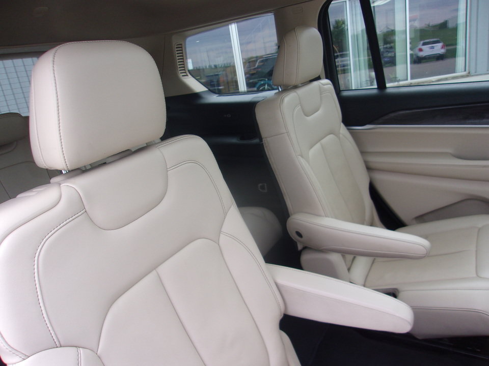 Used 2022 Jeep Grand Cherokee L Limited AWD/4WD image 18