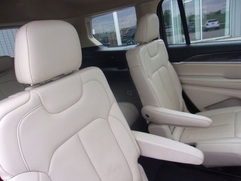 Used 2022 Jeep Grand Cherokee L Limited AWD/4WD image 18