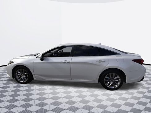 Used 2022 Toyota Avalon XLE w/ Carpet Mat Package (TMS) FWD image 4