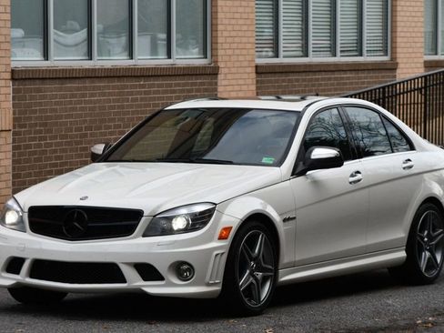 Used 2009 Mercedes-Benz C 63 AMG Sedan image 3
