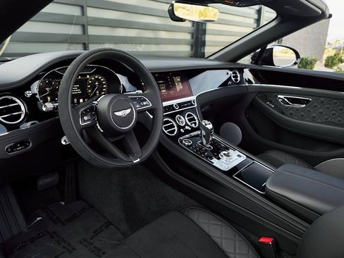 Used 2024 Bentley Continental GT S image 2