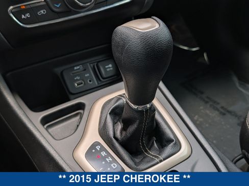 Used 2015 Jeep Cherokee Latitude w/ Comfort/Convenience Group FWD image 33