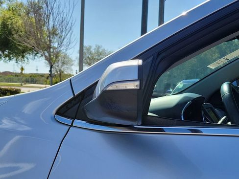 Used 2019 Chevrolet Equinox LT image 12