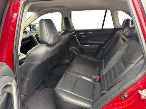 Used 2019 Toyota RAV4 XLE Premium w/ Advanced Technology Package image 16