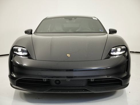 Certified 2024 Porsche Taycan image 10