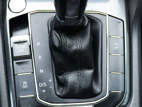 Used 2018 Volkswagen Tiguan SEL w/ 3rd Row Seat Package AWD/4WD image 57