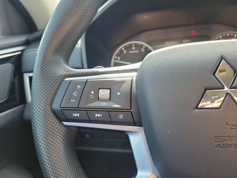 Used 2026 Mitsubishi Outlander ES FWD image 18