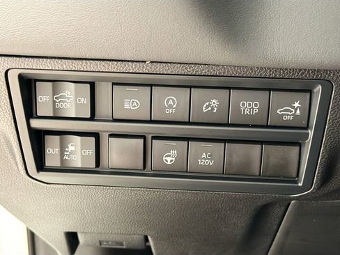 New 2026 Toyota Tundra Platinum AWD/4WD image 9