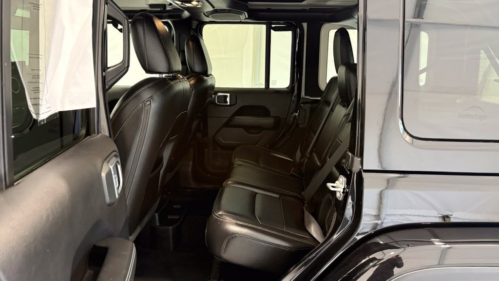 Used 2021 Jeep Wrangler Unlimited Sahara w/ Uconnect 4C Nav & Sound Group AWD/4WD image 18