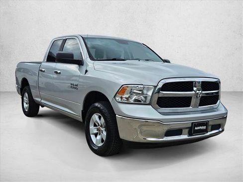Used 2018 RAM 1500 Classic SLT image 3