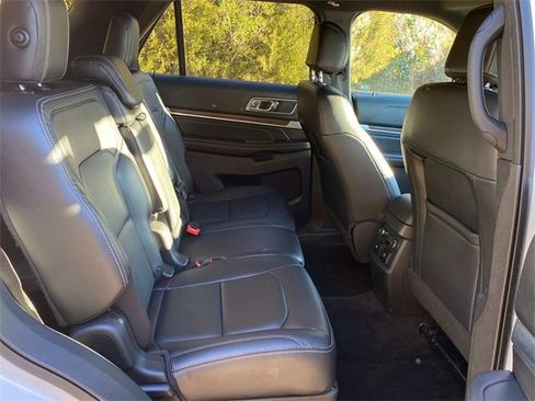 Used 2017 Ford Explorer Limited image 34