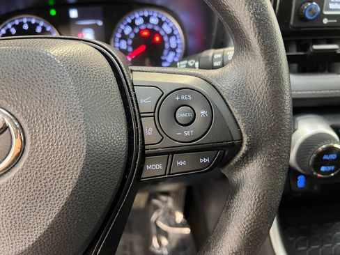 Used 2022 Toyota RAV4 XLE image 20