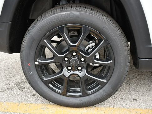 New 2026 Jeep Compass Latitude AWD/4WD image 7