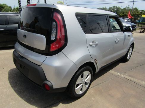 Used 2015 Kia Soul FWD image 4