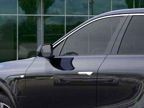 New 2025 Cadillac Lyriq Luxury image 12