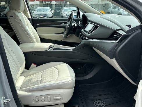 Used 2022 Buick Enclave Avenir w/ Avenir Technology Package image 12